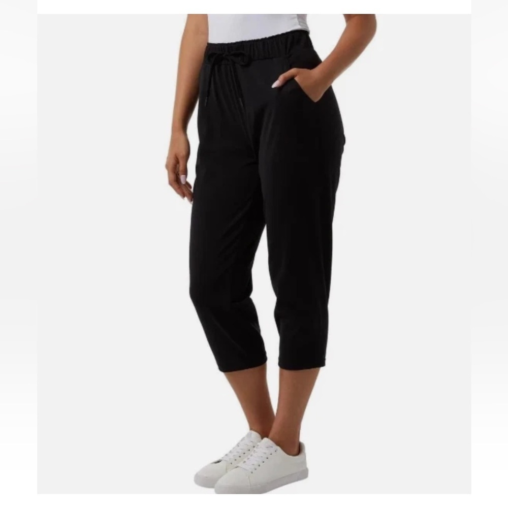 NEW 32 Degrees Cool Women's Pull On Active Capri drawstring pockets Black